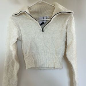 NEVER WORN fuzzy white cropped sweater!